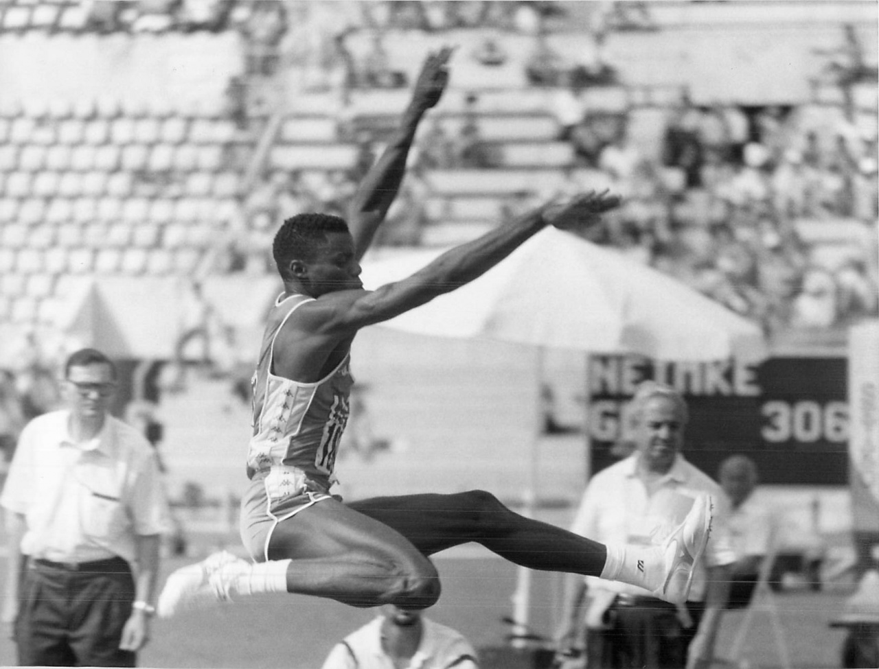 SEOUL 1988-Carl Lewis USA Copyright Werek