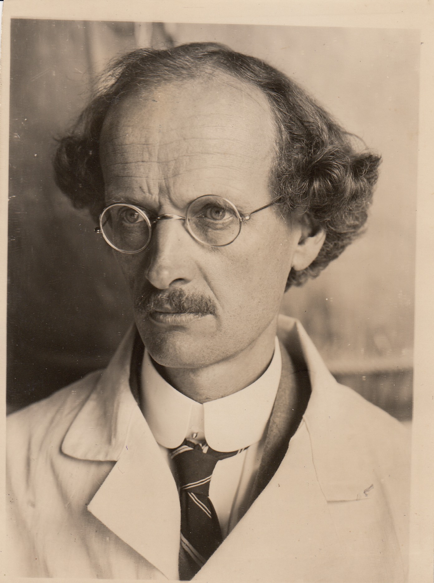 Pr Auguste Piccard (1884-1962) qui inspira à Hergé le professeur Tournesol 1932