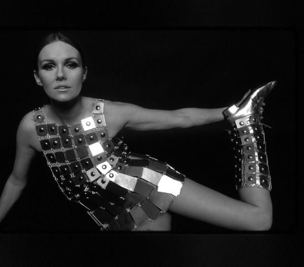 Paco rabane nicole Delamargé by peter knapp 1966